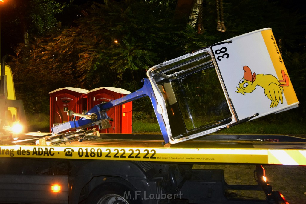 Koelner Seilbahn Gondel blieb haengen Koeln Linksrheinisch P989.JPG - Miklos Laubert